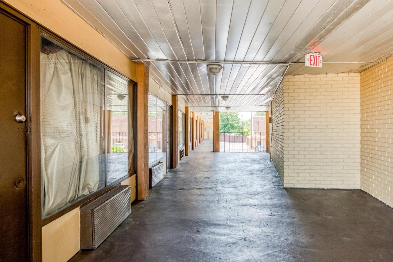 Oyo Hotel Decatur I-20 East & Wesley Club Dr Экстерьер фото